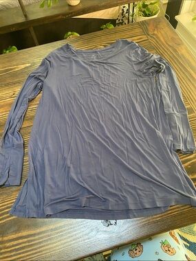 🪅10 for $30🪅 Offline by aerie Long Sleeve Over-the-butt Tee in Deep Navy - Sz